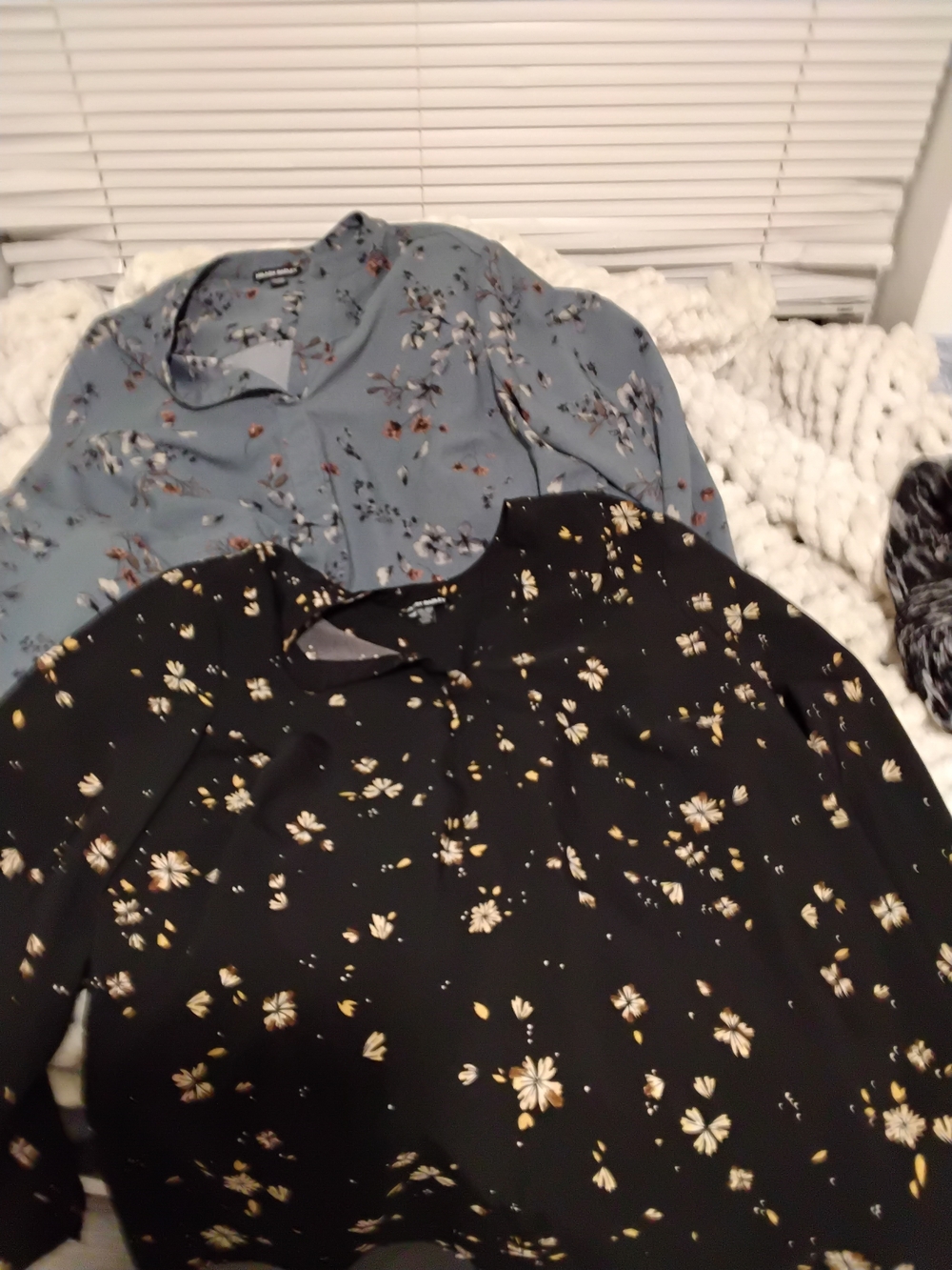 Women's Floral Button-Front Blouse - Black